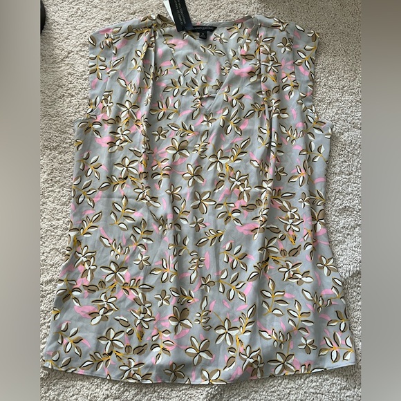 Banana Republic Factory Tops - NWT Banana Republic Factory Gray Pink Floral Top Blouse